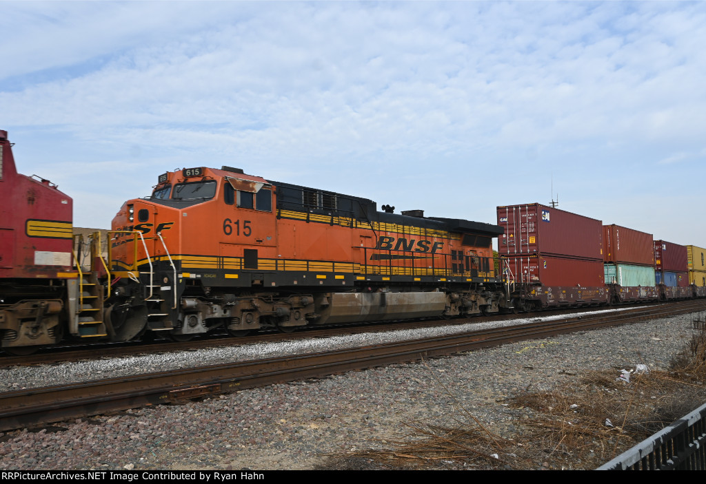 BNSF 615 AC44C4M